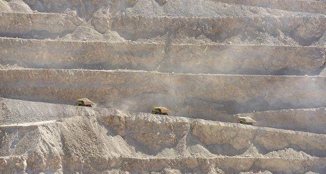 Why Are Investors Buying TSXV:UCU Amid Growing China Supply Chain Diversification Efforts?