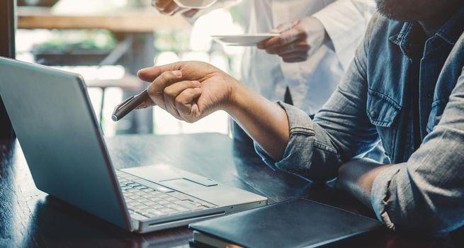 Why Is Valeura Energy (TSX:VLE) Stock Surging as Oil Prices Strengthen and Investor Sentiment Improves?