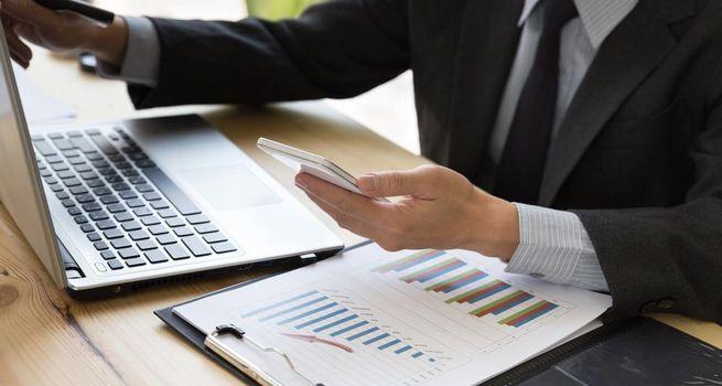 Saturn Oil & Gas Inc. (TSX:SOIL) Gains Strong Market Momentum as Energy Rally and Production Strength Drive Investor Interest