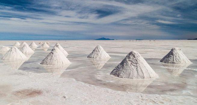 Could TSXV:FL Become One of Canada's Biggest Battery Metals Winners as EV Demand Accelerates?