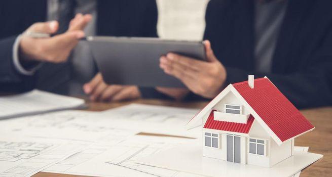 Is TSX:CIGI - Colliers International Stock a Buy, Sell, or Hold After the May 2026 Pullback?