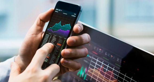 Is Sylogist Ltd Facing Continued Weakness Amid Slowing Growth and Market Repricing?