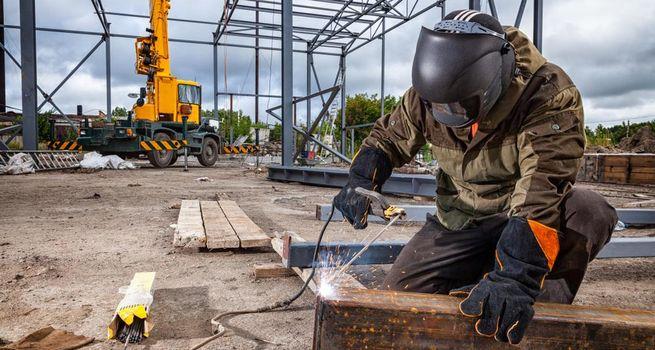 CCL Industries Class B Gains Momentum as Operational Strength and Packaging Demand Support a Constructive Outlook