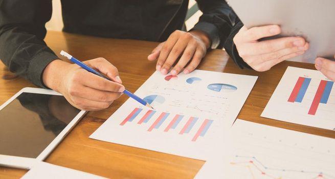 Why Are Retail Stocks Like ROOT Under Pressure in 2026?
