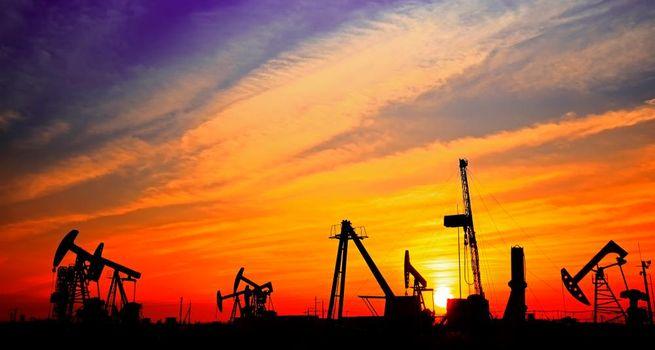 Keyera Corp Drops 0.78%: Energy Sector Weakness or Opportunity?