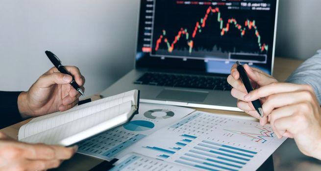 Boardwalk REIT Slides Amid Cooling Sentiment and Valuation Concerns Weigh on Outlook