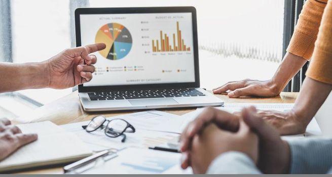 Is TSX:OR Benefiting From Rising Gold Prices Without Traditional Mining Operational Risks?