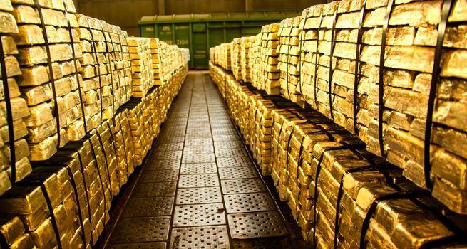 Gold Hits New Highs as Wheaton Precious Metals (WPM) Surges - Is the Streaming Giant Unstoppable in 2026?