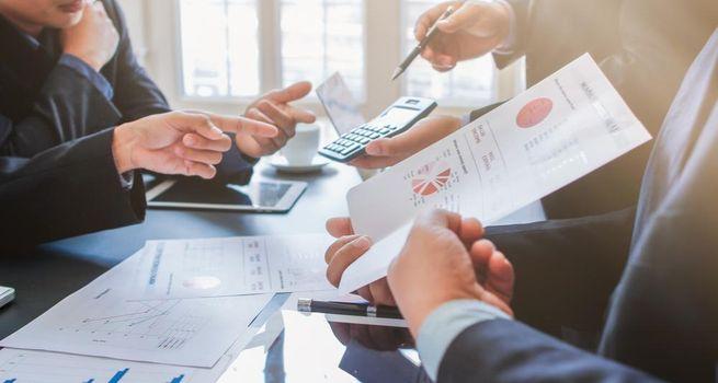Pinetree Capital Ltd Slides Amid Portfolio Weakness and Market Uncertainty