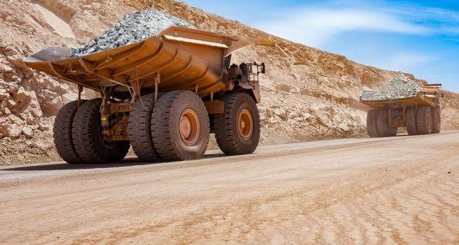 G2 Goldfields Stock Falls Amid Mining Sector Weakness