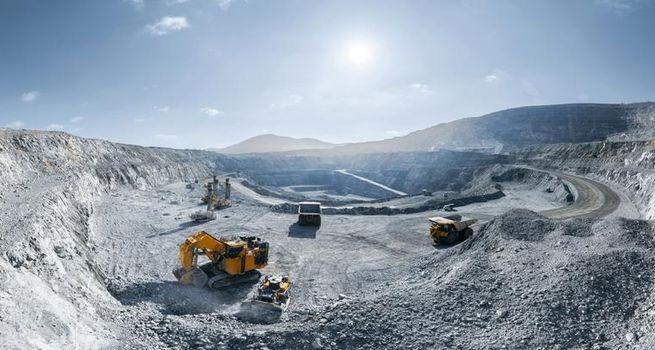 GR Silver Mining Slides as Sentiment Weakens and Macro Pressures Build — Is Further Downside Brewing?