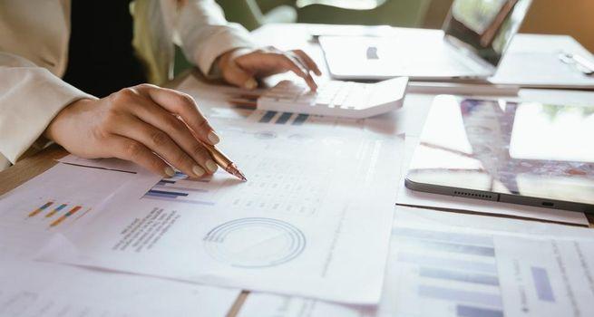 Why Is TSX:GEI - Gibson Energy Stock Down Today Despite Strong Energy Demand in April 2026?