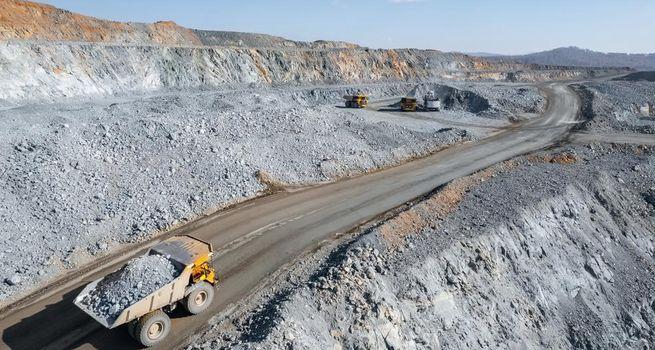 Monument Mining Limited Faces Persistent Weakness as Market Sentiment Turns Cautious