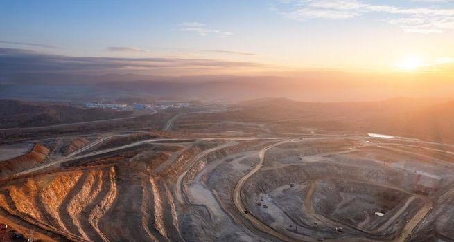Integra Resources Slides as Execution Risks & Geopolitical Tensions Erode Investor Confidence