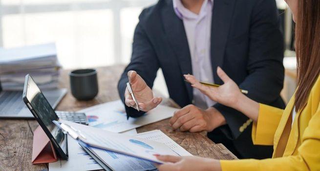 FirstService (TSX:FSV) Rises: Is This Property Services Giant Building Fresh Momentum?