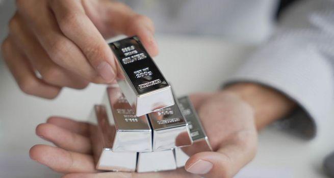 Silver Hits $100: The 5 Most Explosive TSX Silver Plays for the New Commodity Era