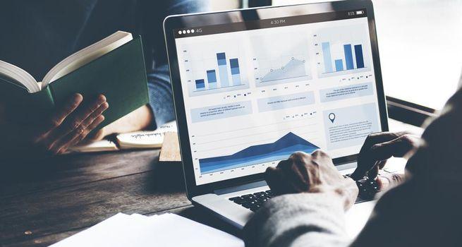 3 Canadian Growth Stocks Positioned for a Major 2026 Breakout – MFC, PRL & EDV