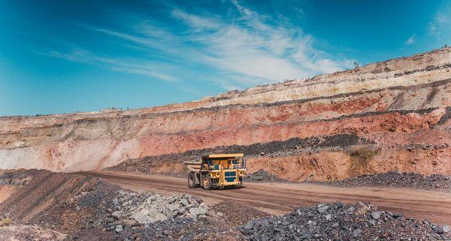 Is Elemental Royalty Corporation Benefiting from the Rising Appeal of Gold Royalty Models?