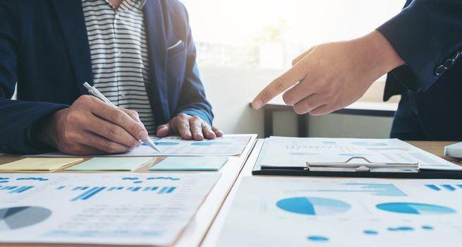 StorageVault Canada Inc. (TSE: SVI): Analysts Set CAD 5.17 Average Target Price, 
