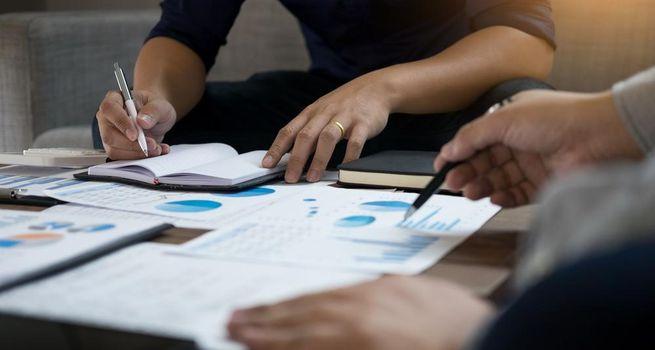 Dye & Durham (DND): The Software Stock Investors Are Reassessing After a Major Fall