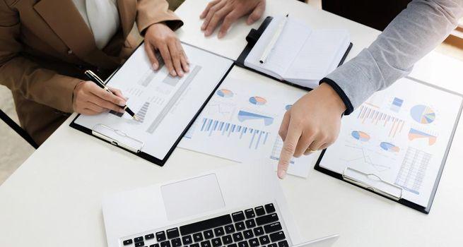 Why Is the TSX Energy Sector Leading Markets Today and Lifting VET?
