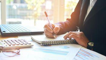 LIB Slides as Infrastructure Microcap Faces Renewed Selling