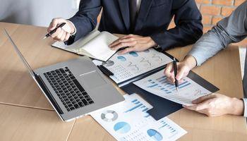 Can Thomson Reuters Continue Its Strong Uptrend?