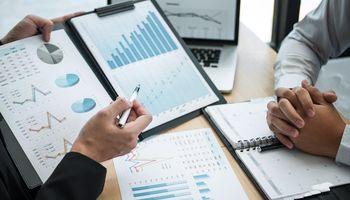 Is Metro Inc. a Strong Defensive Stock for Long-Term Investors?