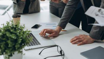 Helios Fairfax Slips: Why HFPC.U Investors Are Taking a Closer Look