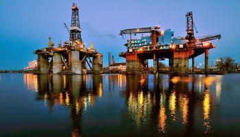 Why Is Canada's Energy Sector Back in Focus? Oil Prices, LNG Growth and TSX Energy Stocks to Watch