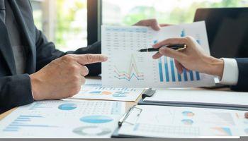 TSX Composite Industrials Stock Linamar Drops Today: Auto Sector Weakness or Buying Opportunity?