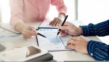 Why Are Investors Buying TSX:IAG Today? Dividend Growth, Buybacks and Strong Capital Position Explained