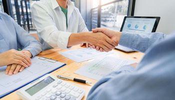 Intact Financial (TSX:IFC) Rises: Why This Canadian Insurance Giant Remains a Market Favourite