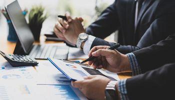 North American Financial 15 Split (FFN) Pays an Eye-Catching Yield — Is Bank Exposure the Key Risk?