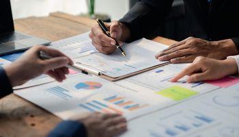 Is CN:PKT Emerging as an Undervalued Real Estate Opportunity Amid Falling Interest Rate Expectations?
