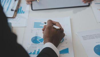 Is Element Fleet Management a Strong Long-Term Investment?