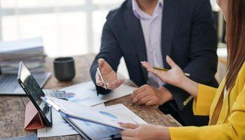 FirstService (TSX:FSV) Rises: Is This Property Services Giant Building Fresh Momentum?